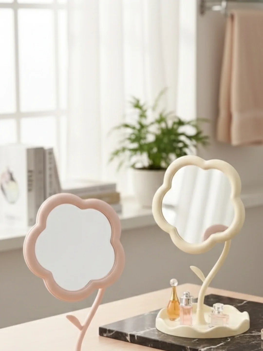 WILD HUB Pack of 1 Flower-Shaped Makeup Mirror,
